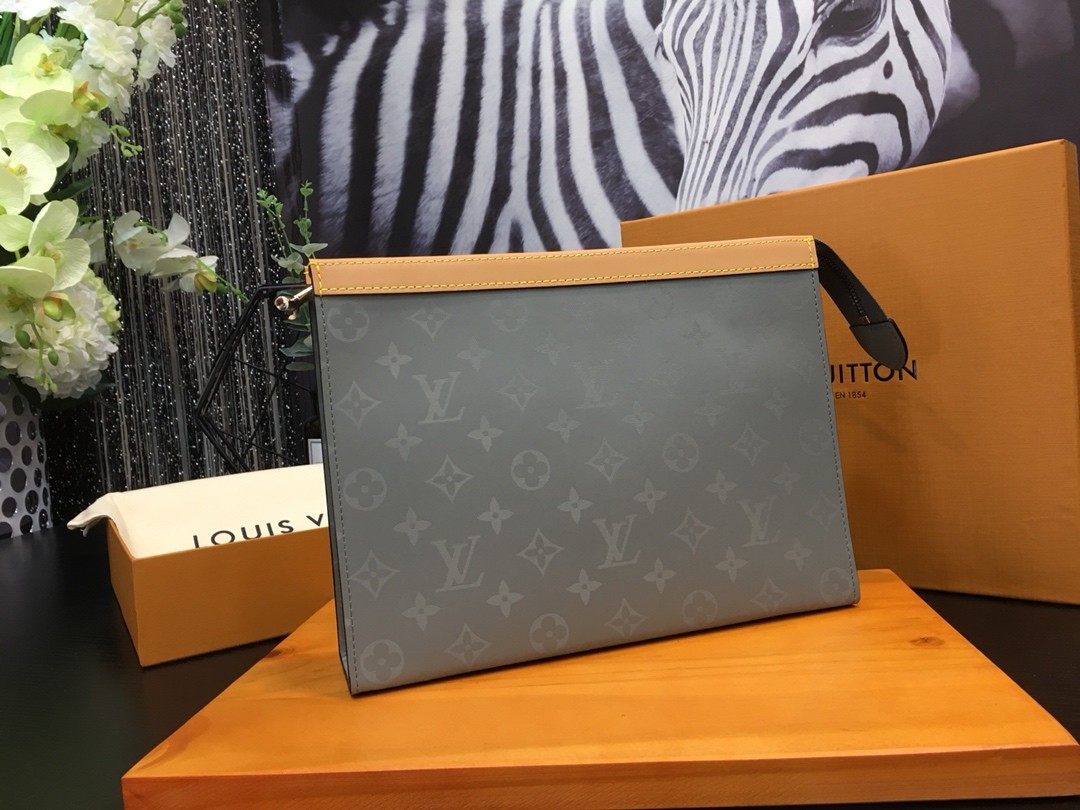 M44448 Louis Vuitton 2019 Monogram Galaxy Pochette Voyage MM